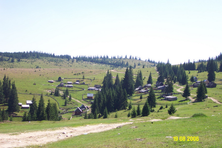 2006-08-19 13-11-06.JPG - 2006-08-U-RO>Berge von Gilau